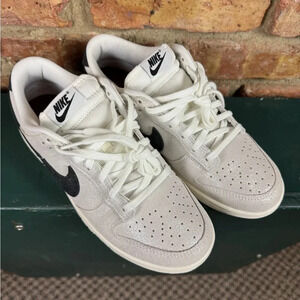 Nike Dunk Low Women’s “White Glittery Suede” Sneakers in Size 9.5 New!